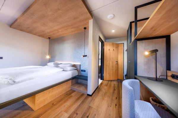People's Hotel