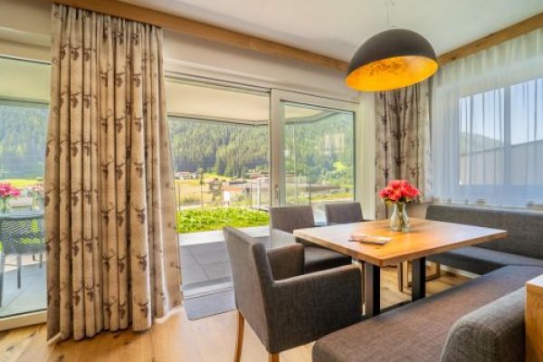 Chalet-appartement Pettneu Top 1 - 4 personen